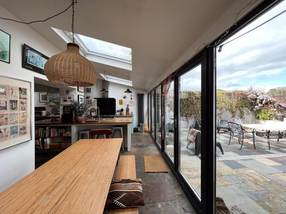 Unique Townhouse With Large Garden Down To The Sea Villa Killough Luaran gambar