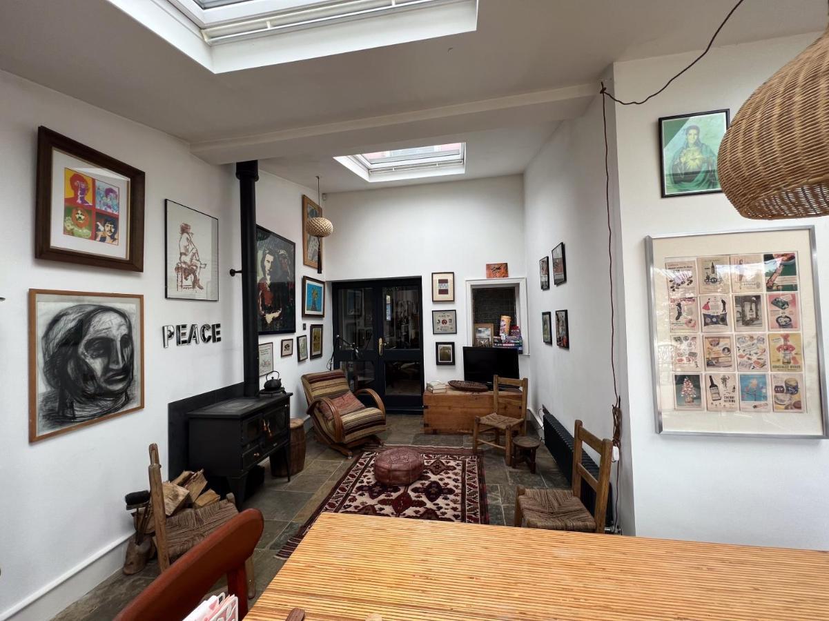 Unique Townhouse With Large Garden Down To The Sea Villa Killough Luaran gambar