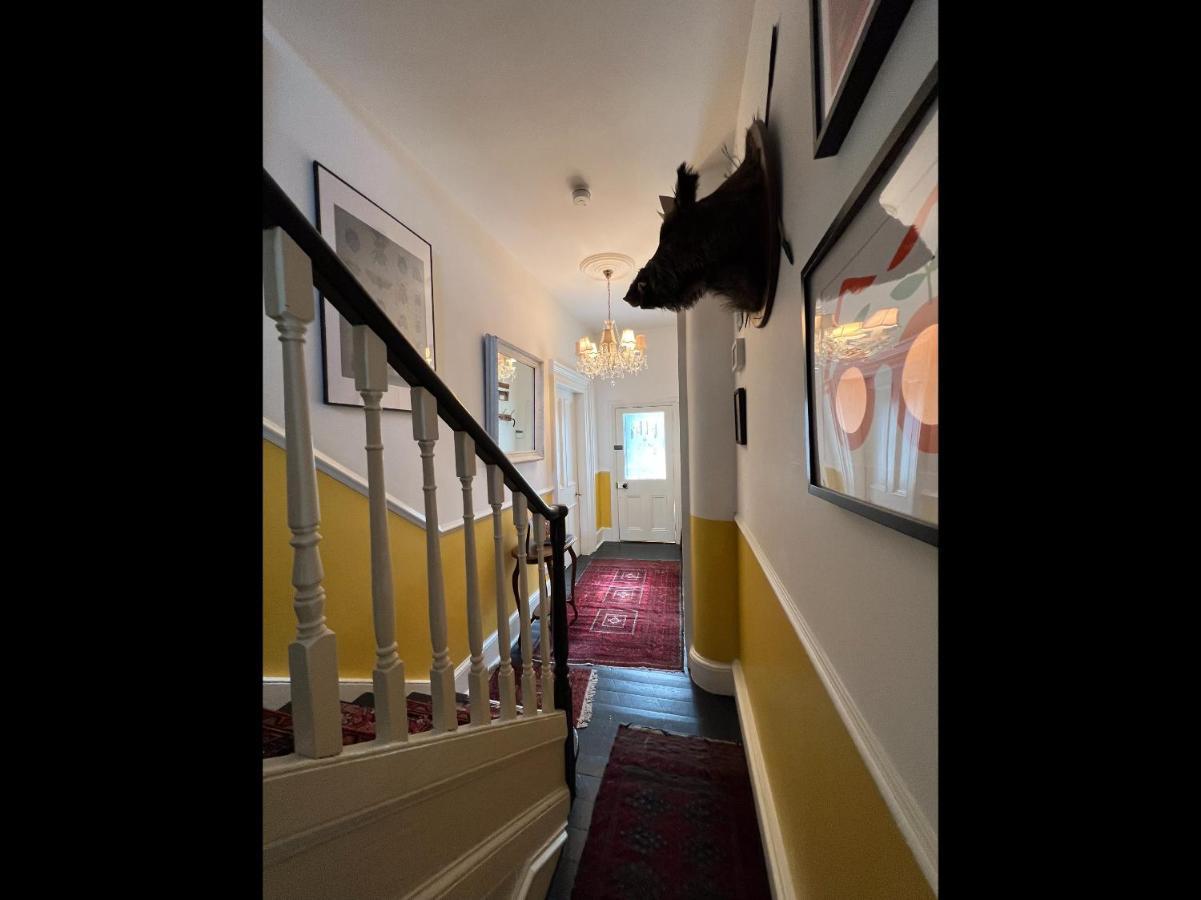 Unique Townhouse With Large Garden Down To The Sea Villa Killough Luaran gambar